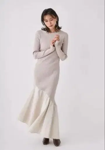 FRAY ID 아지메 절개 리브 니트 원피스