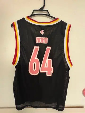 TEAM TWICE MOMO 64 저지