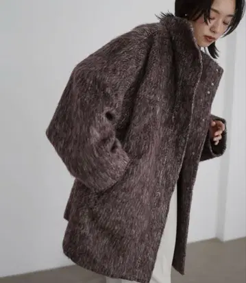 hellam 샤기 스탠드 칼라 코트