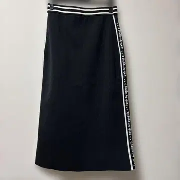 [ 새상품급 ] T o b 에네스베 저지 소재 타이트 롱 스커트 블랙