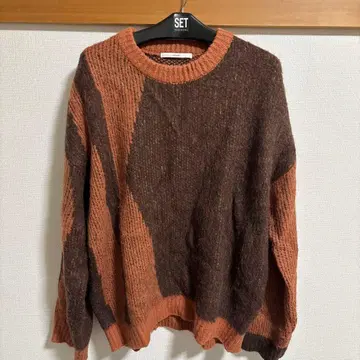 클러치 케이블 짜임 니트 스웨터