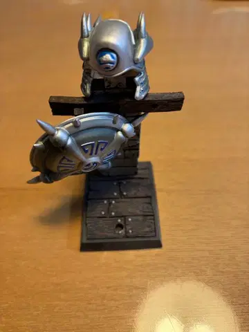 드래곤 퀘스트 레전드 아이템즈 갤러리 더 베스트 몬스터 메탈 방패, 투구