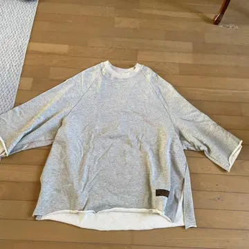 그레이 맨투맨 트레이닝복 CUB E SUGAR