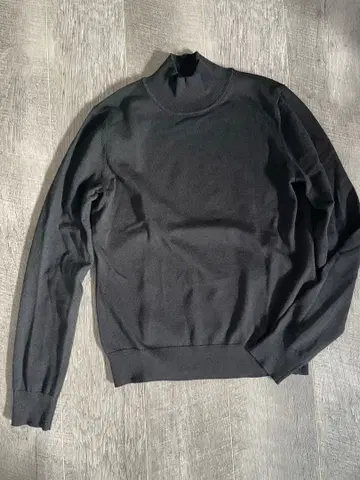 theory 실키 울 보틀넥 니트 BL