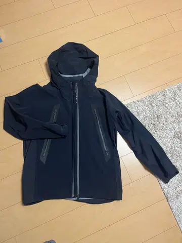 데상트 얼터레인 쉘 자켓