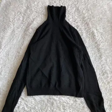 유니클로 여성용 캐시미어 100% 얇은 소재 터틀넥 니트 블랙 M