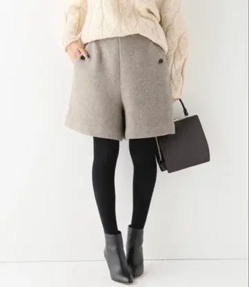 IENA MANTECO 라메 트위드 하프 팬츠