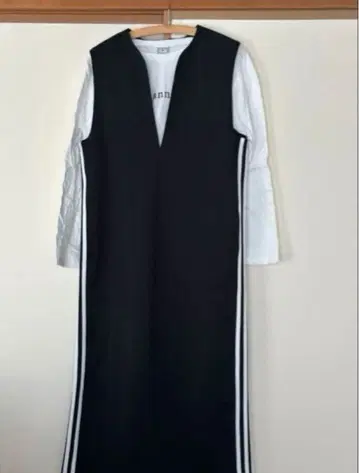 사이드 라인 스키퍼 오버롤 스커트 블랙 부기우기