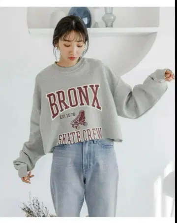 새상품 로리즈팜 맨투맨