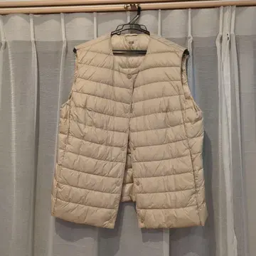 유니클로 울트라 라이트 다운 베스트 XL