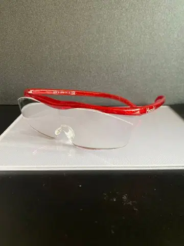 Hazuki 돋보기 1.6X 레드 프레임