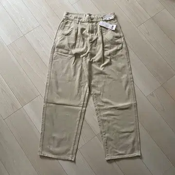 택 포함 새상품 유니클로 데님 턱 팬츠 28 베이지