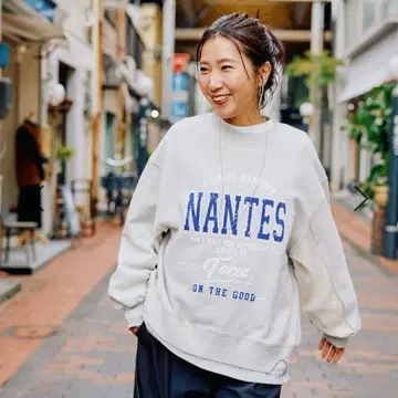 니코앤드 [ be with M ] Misayo 입체 로고 풀오버 맨투맨