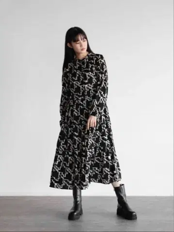 RADIATE 지오메트릭 티어드 원피스 YAMADAYA