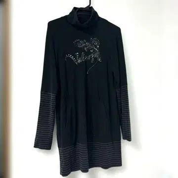 발렌자 40 비쥬 부착 터틀넥 튜닉