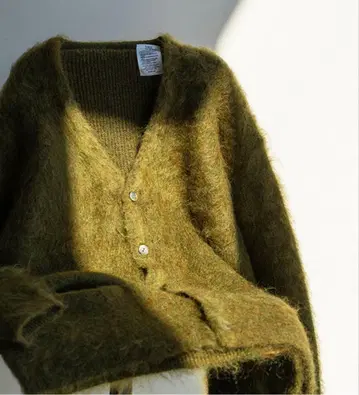 이번 시즌 A.R.P. Premium 모헤어 가디건 올리브