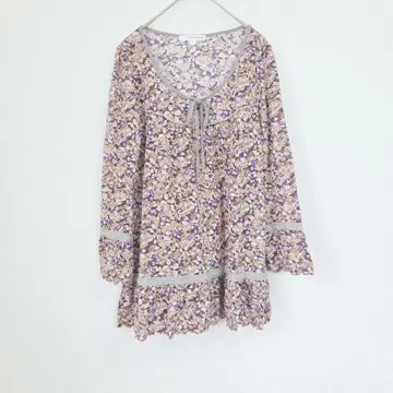KLEIN PLUS 클라인플러스 꽃무늬 튜닉 블라우스 플레어 소매 M