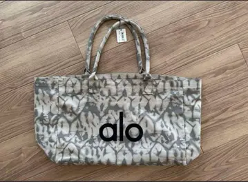 택 포함 미사용 새상품 alo 카모 패턴 토트백