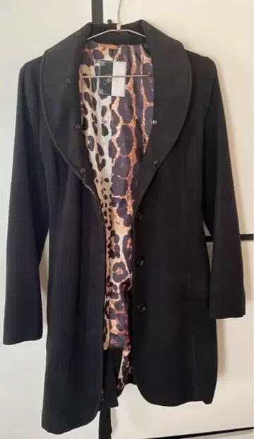 Rady (레이디) 안감 레오파드 무늬 롱 코트 (벨트 포함) 블랙