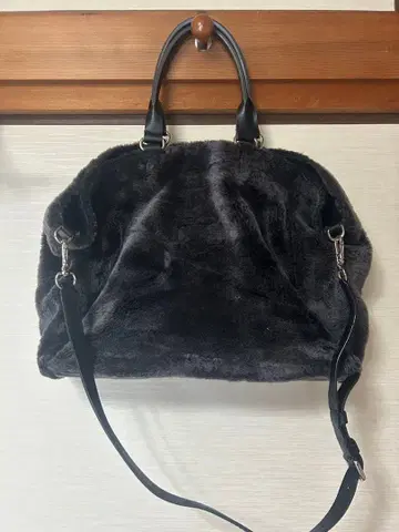 콜한 브라운 퍼 숄더백 2웨이백