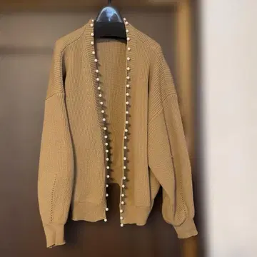 베이지 펄 버튼 가디건