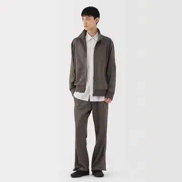 신사 유니폼 소재로 만든 트랙 팬츠