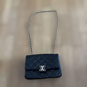 블랙 퀼팅 숄더백