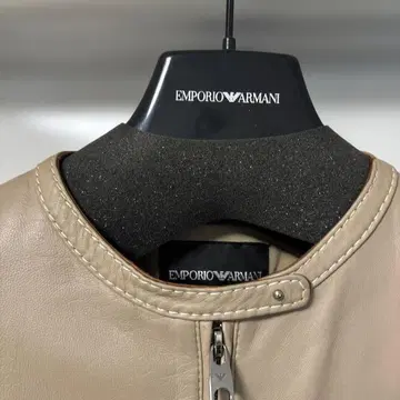EMPORIO ARMANI 베이지 가죽 자켓
