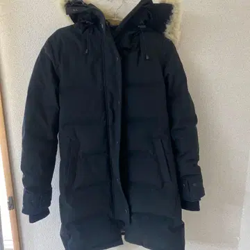 Canada Goose 블랙 다운 자켓 매켄지