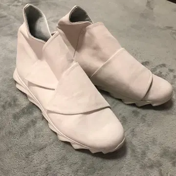 ETUDE BY E 가죽 신발 스니커즈 (26~27cm)