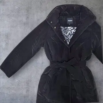 컨디션 최상 데시구알 퀼팅 롱 코트 블랙 S 올 패턴 안감