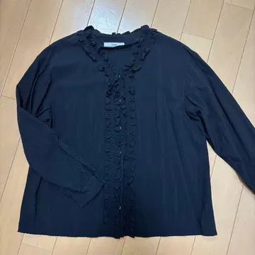 저널 스탠다드 리룸 프론트 프릴 V넥 블라우스