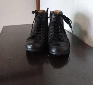 블랙 가죽 하이컷 슈즈 베네슈