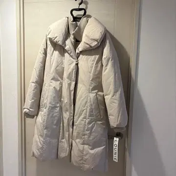 LOUNIE 후드 부착 베이지 다운 자켓