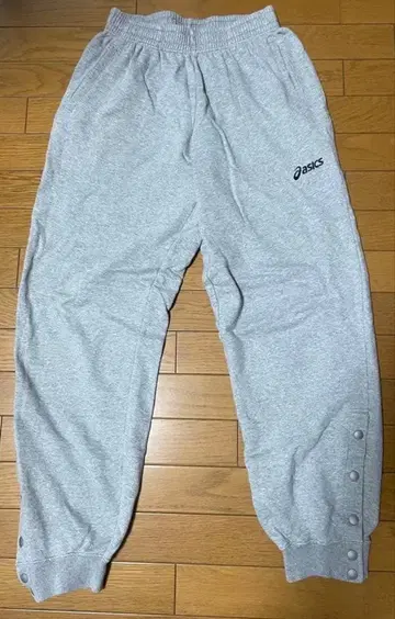 아식스 asics 스웨트 팬츠 밑단 버튼 포함 그레이 중고