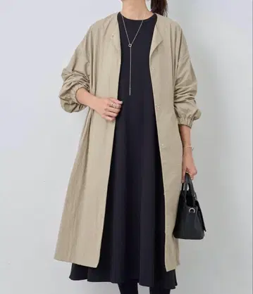 BEARDSLEY 비어즐리 벌룬 소매 플레어 코트 베이지