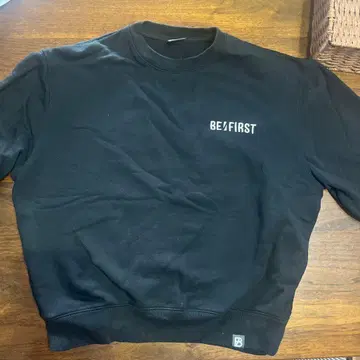 BE:FIRST 블랙 맨투맨