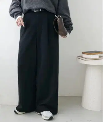 discoat 깔끔 맨투맨 라이크 팬츠