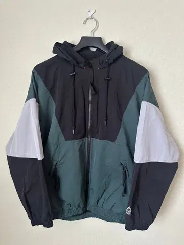 BEAMS HEART 후드 부착 나일론 자켓