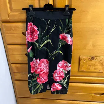 Dandy Susan 꽃무늬 타이트 스커트