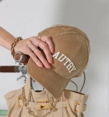 택 포함 미사용 새상품 AUTRY 캡 베이지