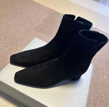 유나이티드 애로우즈 스웨이드 부츠 Odette e Odile