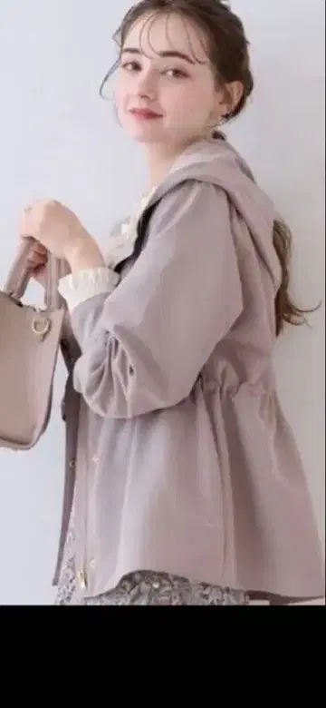 쿠튀르 브로치 마운틴 후드티