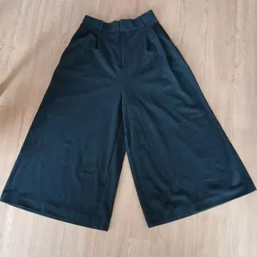 UNIQLO 블랙 큐롯 팬츠 C 사이즈