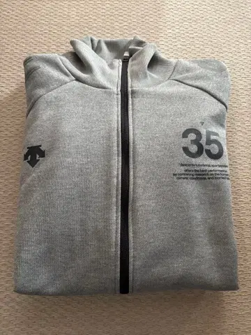 데상트 무브 지퍼 타입 맨투맨 사이즈 O