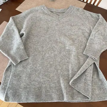 노리즈 그레이 V넥 스웨터 38