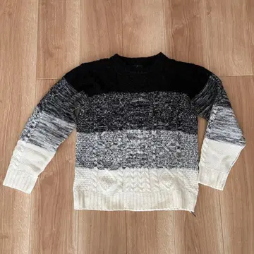 케이블 짜임 니트 스웨터 그라데이션