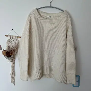 LOUNIE 아이보리 리브 니트 스웨터