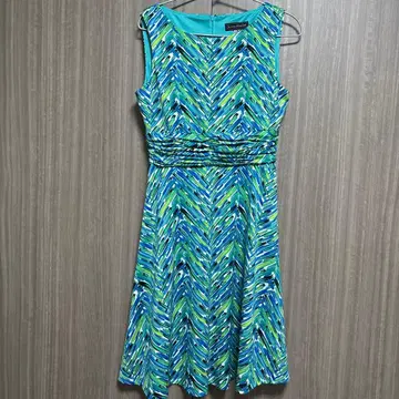 제시카 하워드 원피스 새상품급 아름다운 실루엣 A라인 화려함