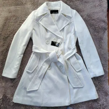 미사용 새상품 CECI McBEE 화이트 피 코트